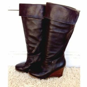 UGG RAVENNA BLACK SOFT LEATHER WEDGE HEELED BOOTS